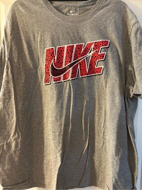 Nike Women’s Gray Long Sleeve Tee with Red Graphic
